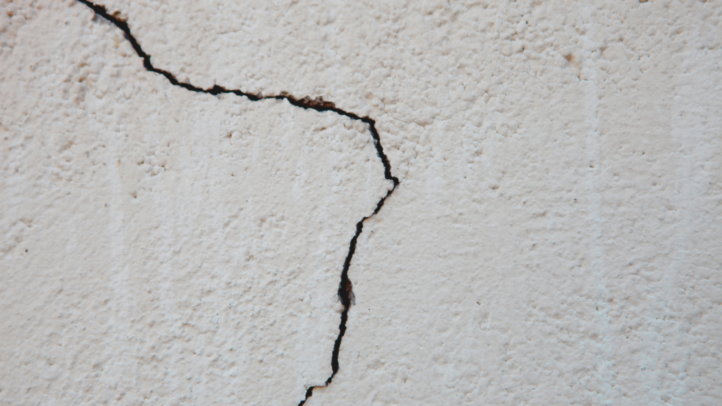 株式会社大和（だいわ）雨漏りにお困りの方へ雨漏りの原因「外壁」